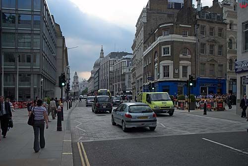 Londyn City, ulica Watling St. z widokiem na katedrę św. Pawła